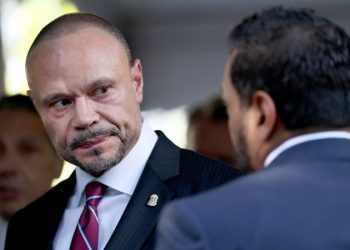 Dan Bongino officially leaves FBI deputy director role after less than a year, returns to ‘civilian life’